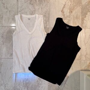 Madewell Whisper Cotton V-Neck Tanks in Black and White Size XXS